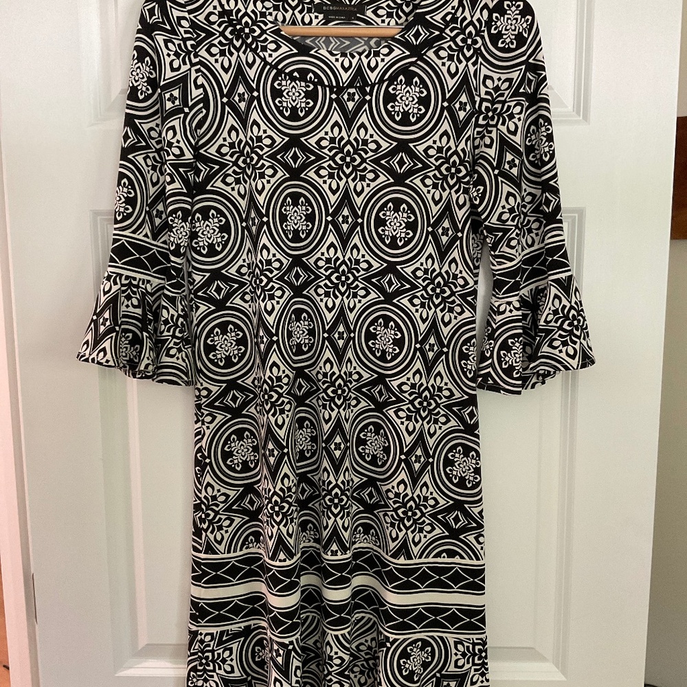 BCBG DRESS SIZE S. FITS LIKE A 8.